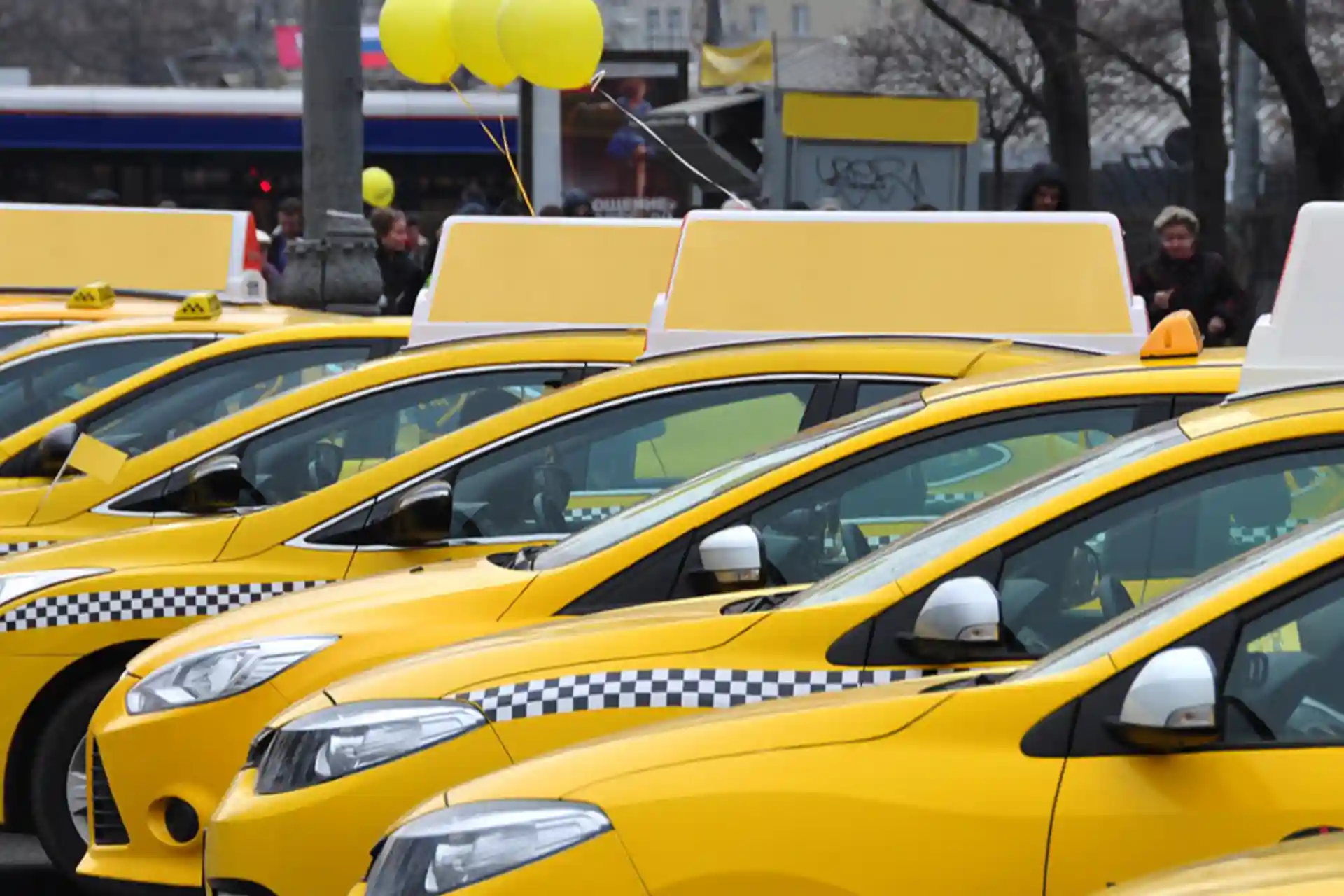 Due to the shortage of taxi drivers in Russia, immigrants are being asked to return