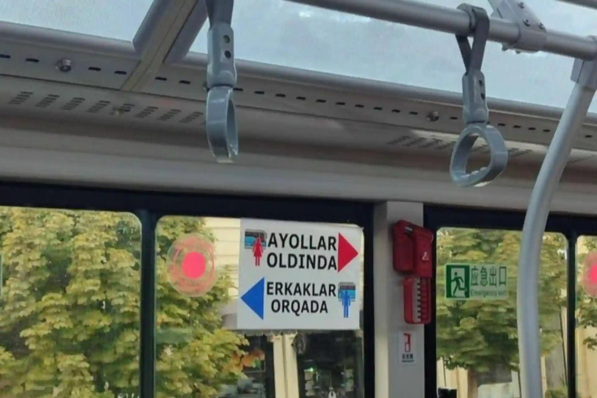 Avtobus salonini erkak va ayollar uchun ajratgan samarqandlik haydovchi jazolandi