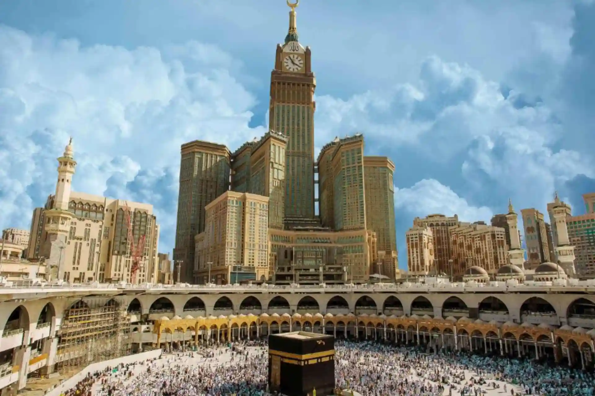 Foreigners allowed to buy real estate in Mecca and Medina