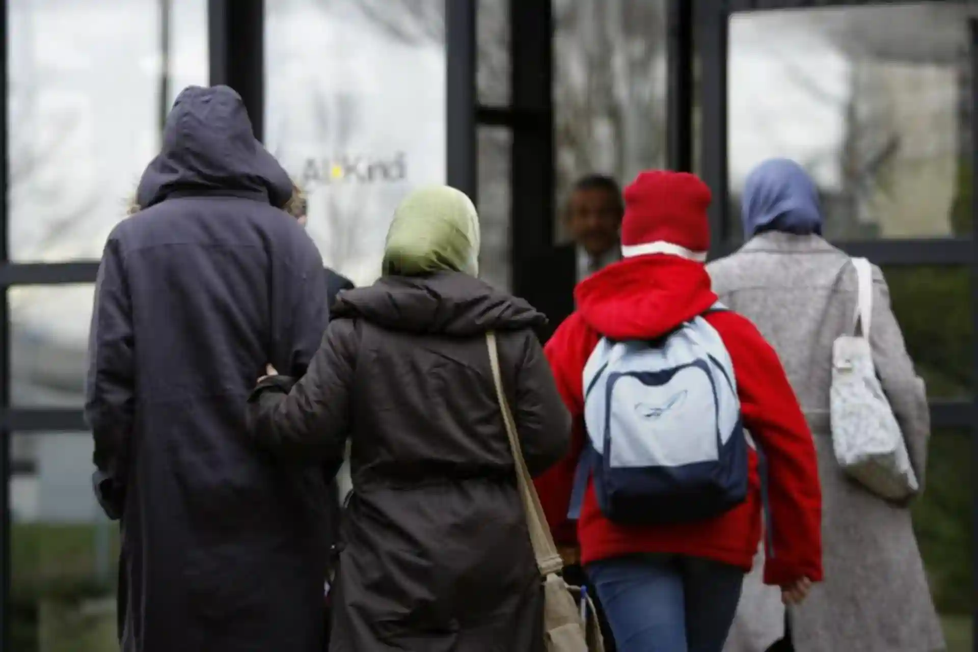 Al-Kindi Muslim School Closed in France: 600 Students May Lose Education