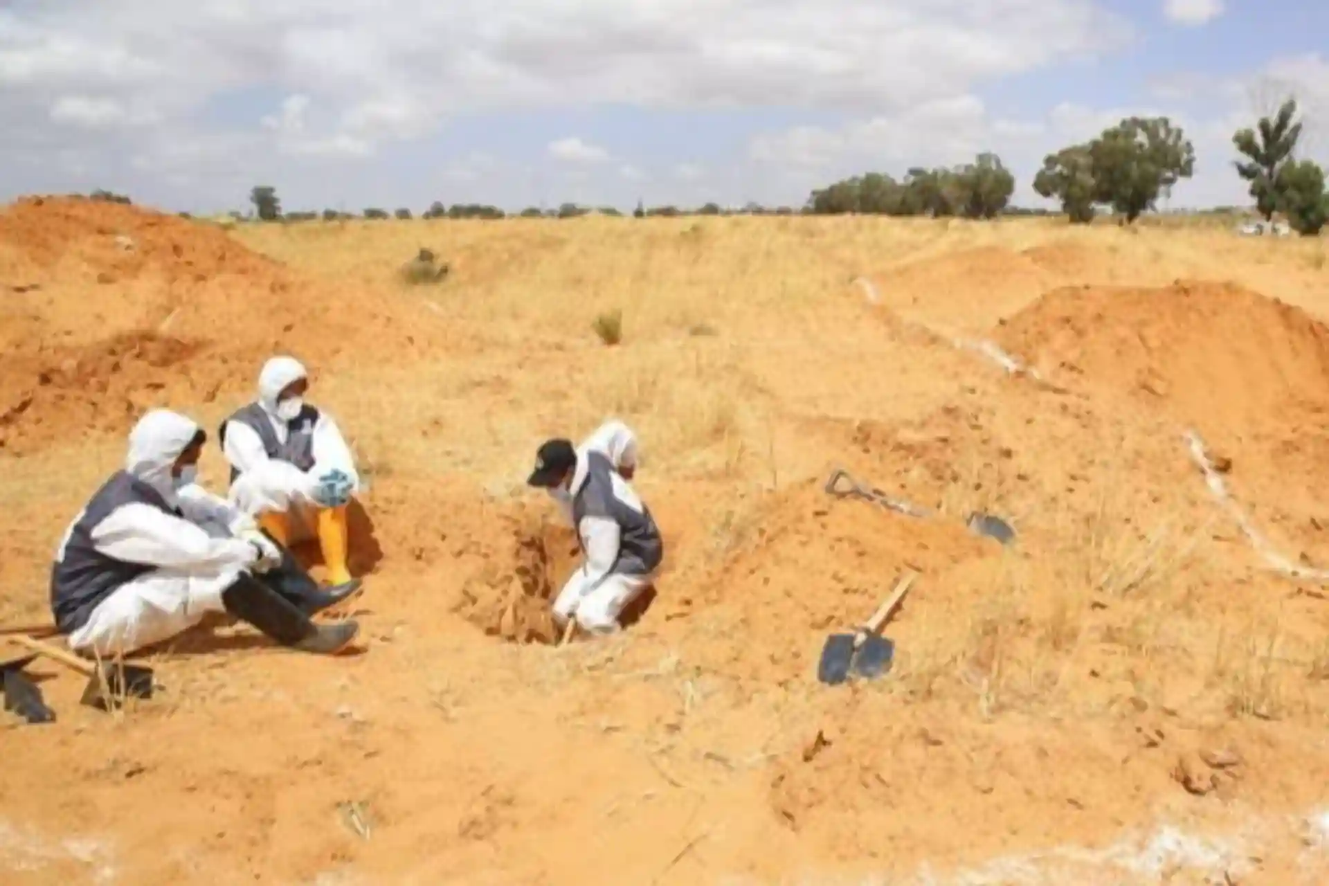 Mass graves of migrants found in Libya