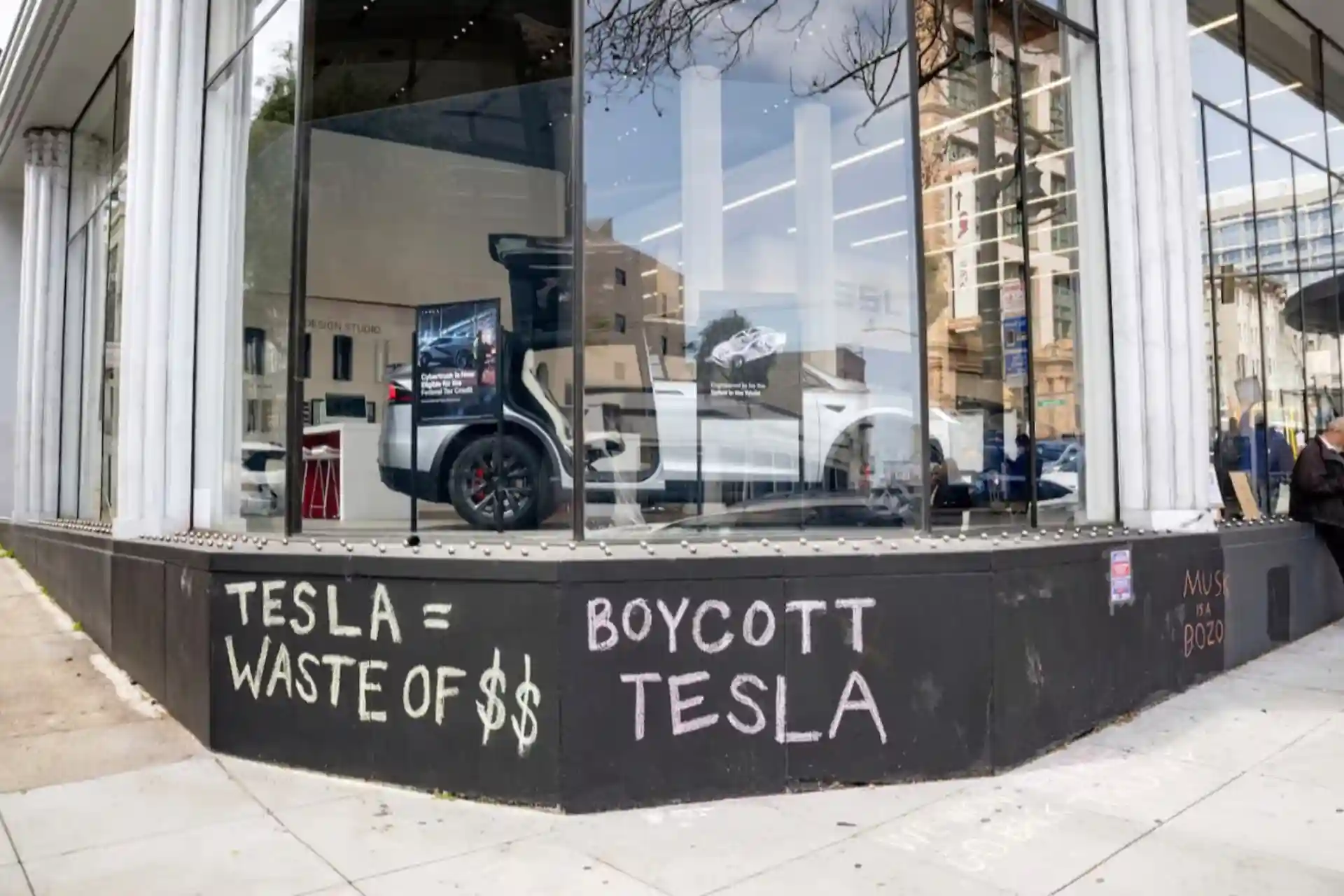 Attacks on Tesla electric cars are increasing