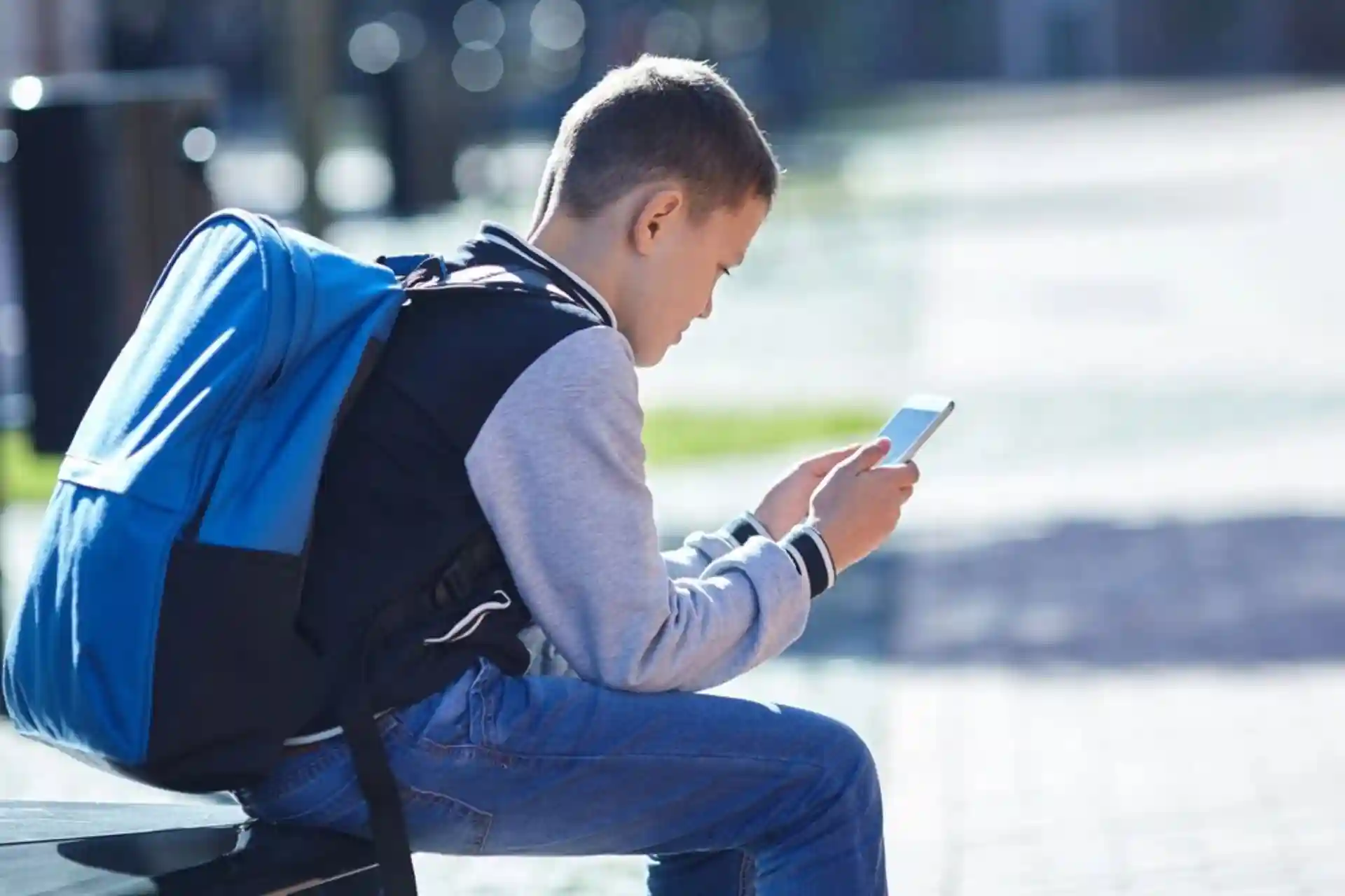 Phones banned in French schools