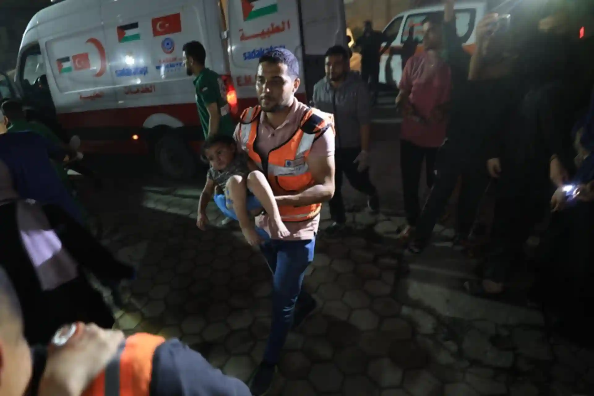 Israeli* massacre in Gaza: most of those burned are children