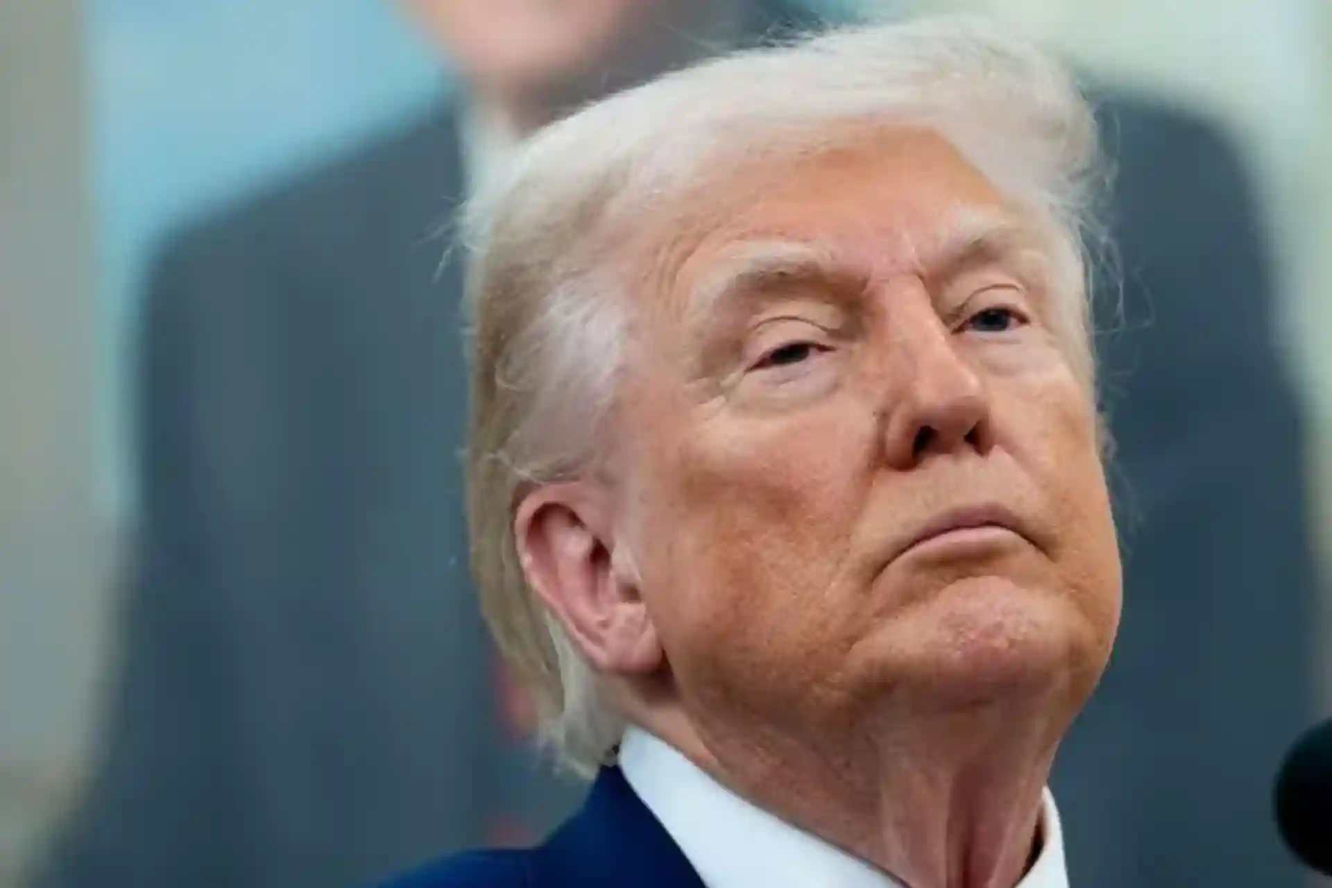2-1 – Trump leads. US appeals court halts Trump's tariff ban