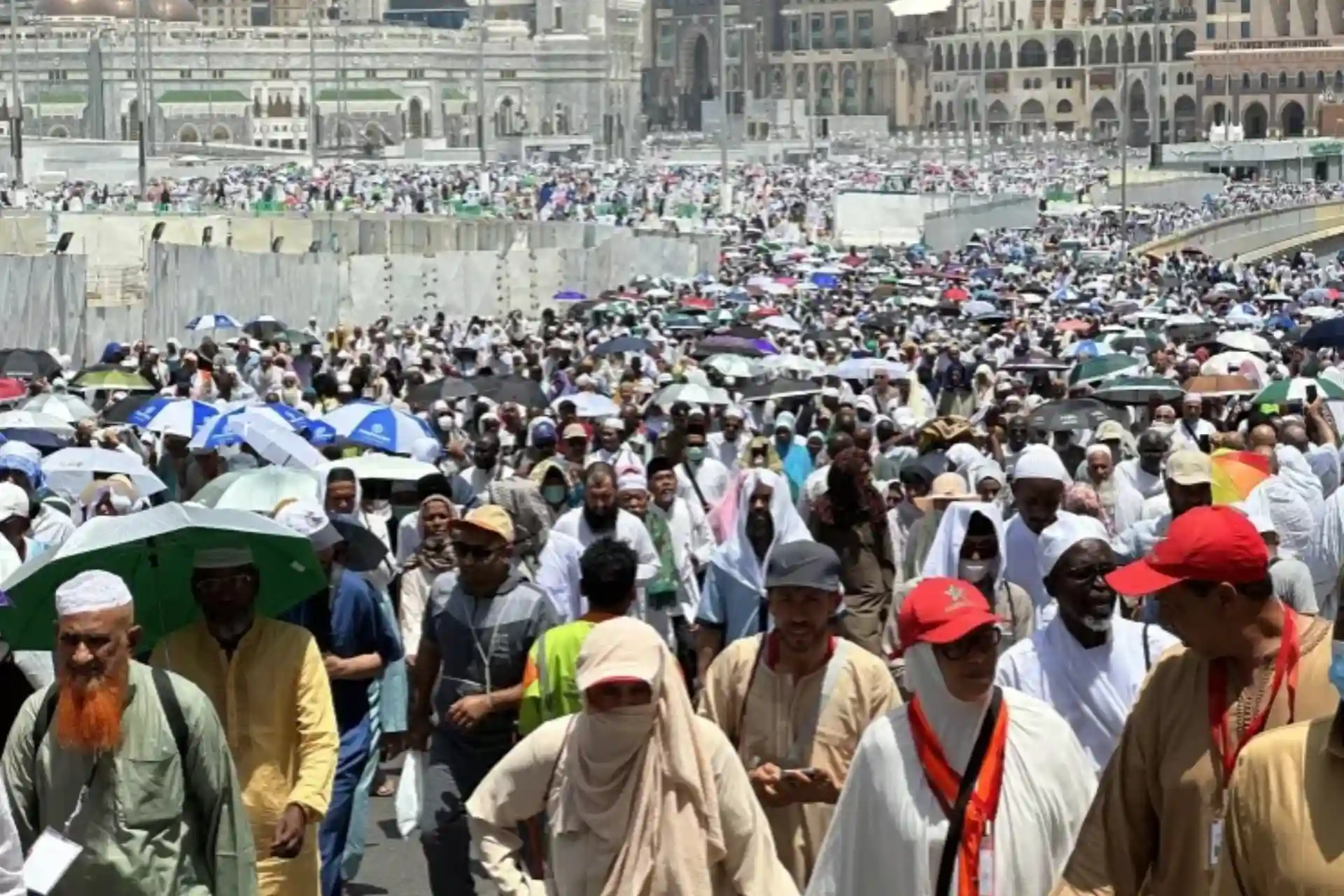 Saudi Arabia arrests 76,000 Hajj pilgrims