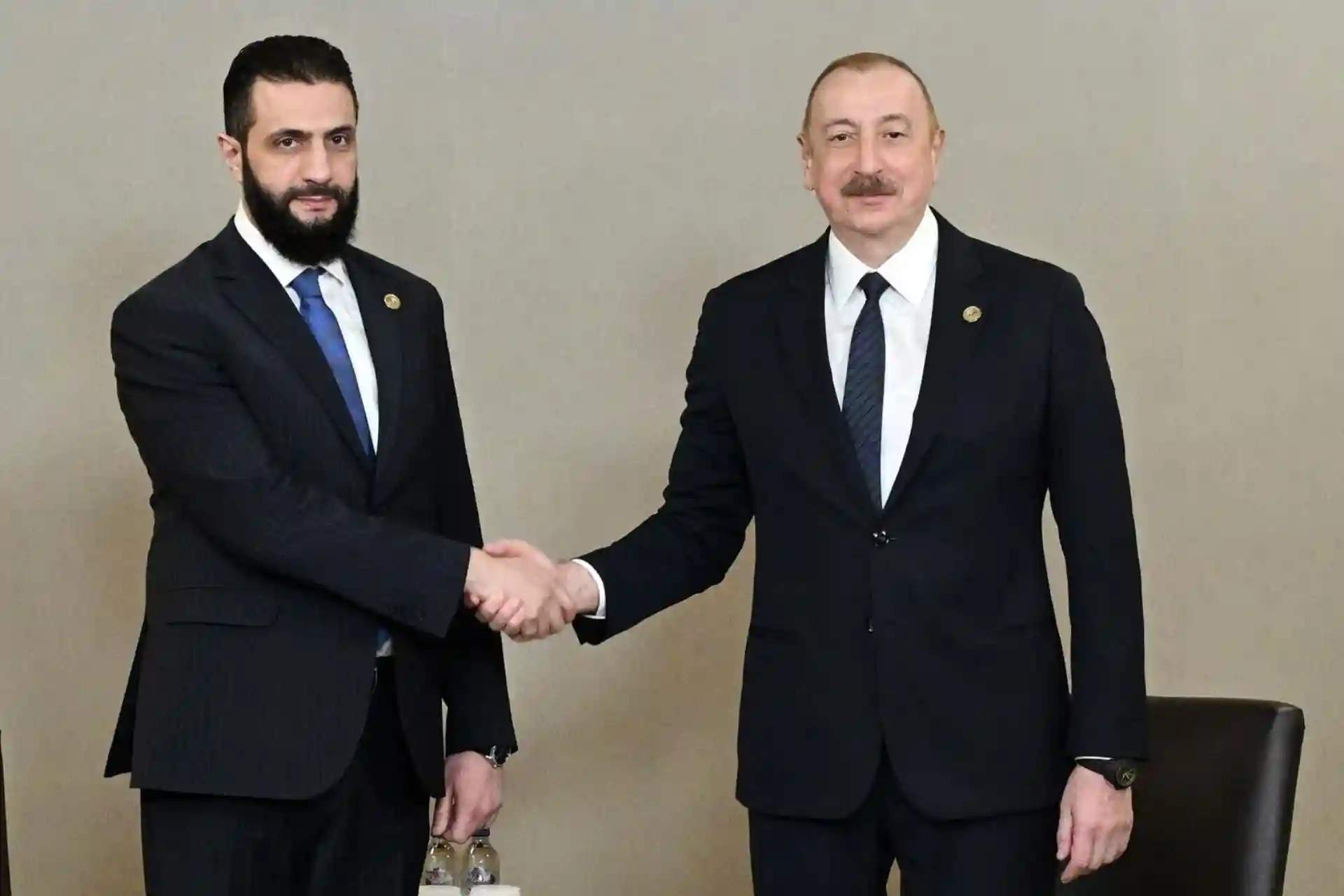 Аҳмад аш-Шаръ Озарбайжонга йўл олди