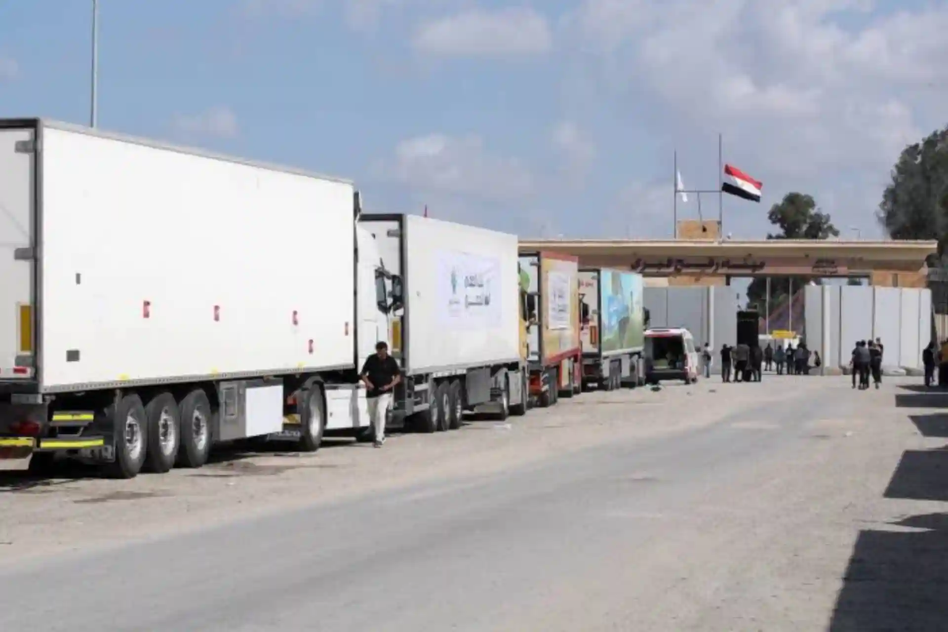 73 trucks of humanitarian aid enter Gaza