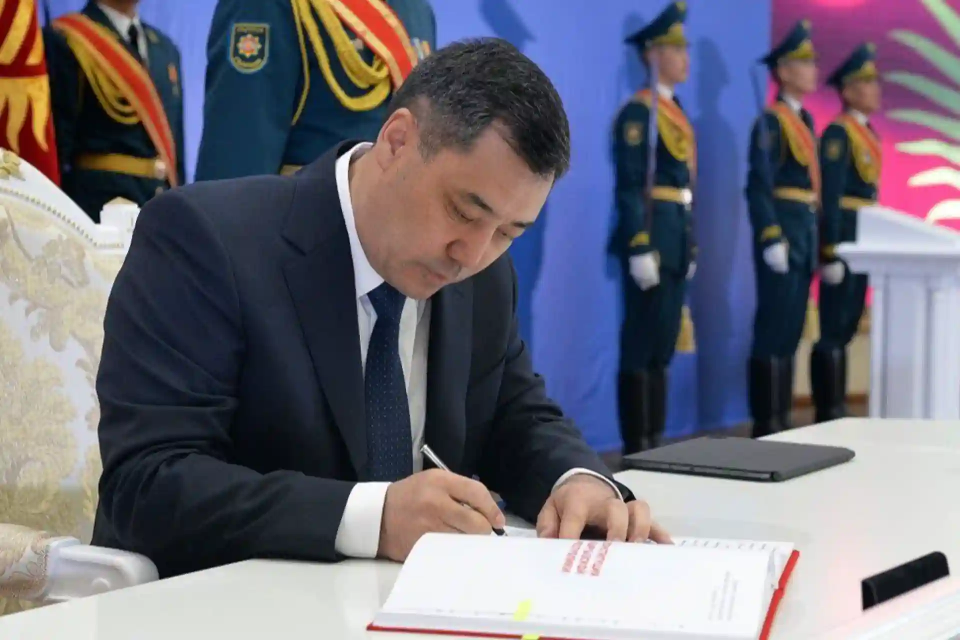 Qirgʻizistonda sudlanganlar endi prezident boʻlolmaydi