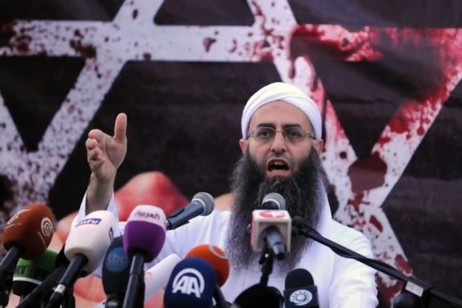 Livanda namoyishchilar sunniylar etakchisi Ahmad al-Asirni ozod qilish talabi bilan chiqishdi