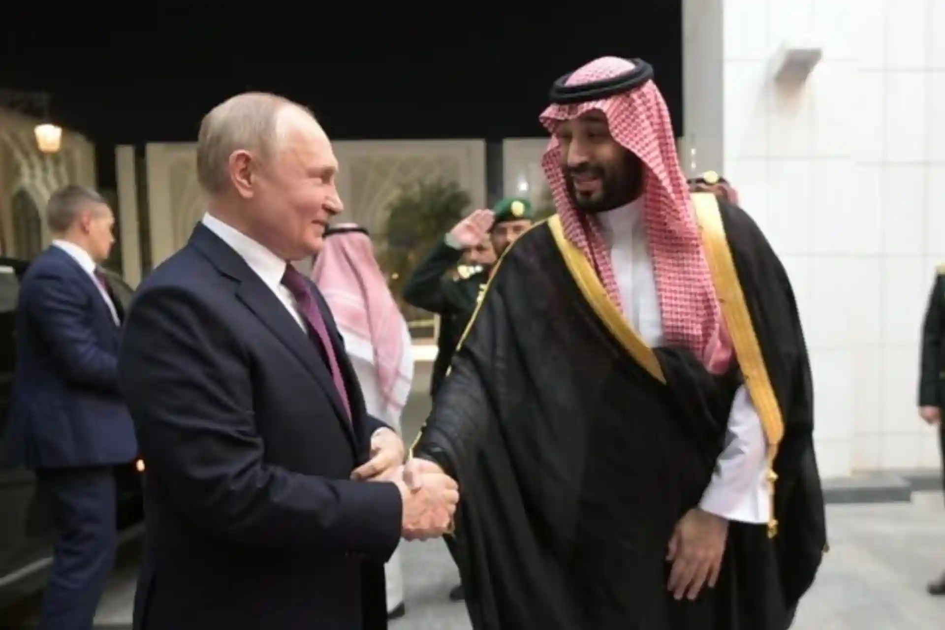 Putin "Qora shahzoda"ga Tramp bilan uchrashuv natijalarini gapirib berdi