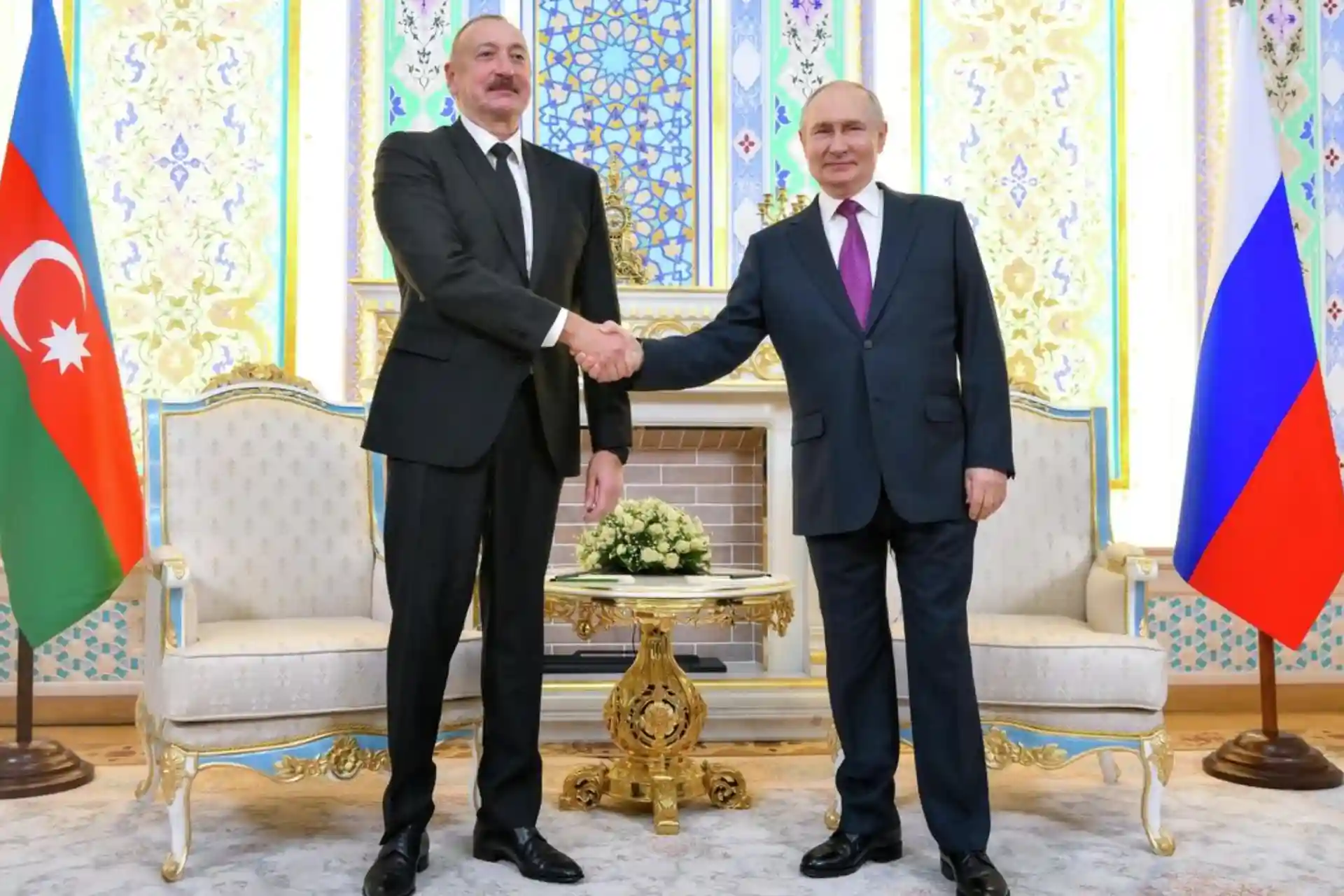 Moskva tovon toʻlashga tayyor. Putin Aliev qarshisida "otdan tushdi"