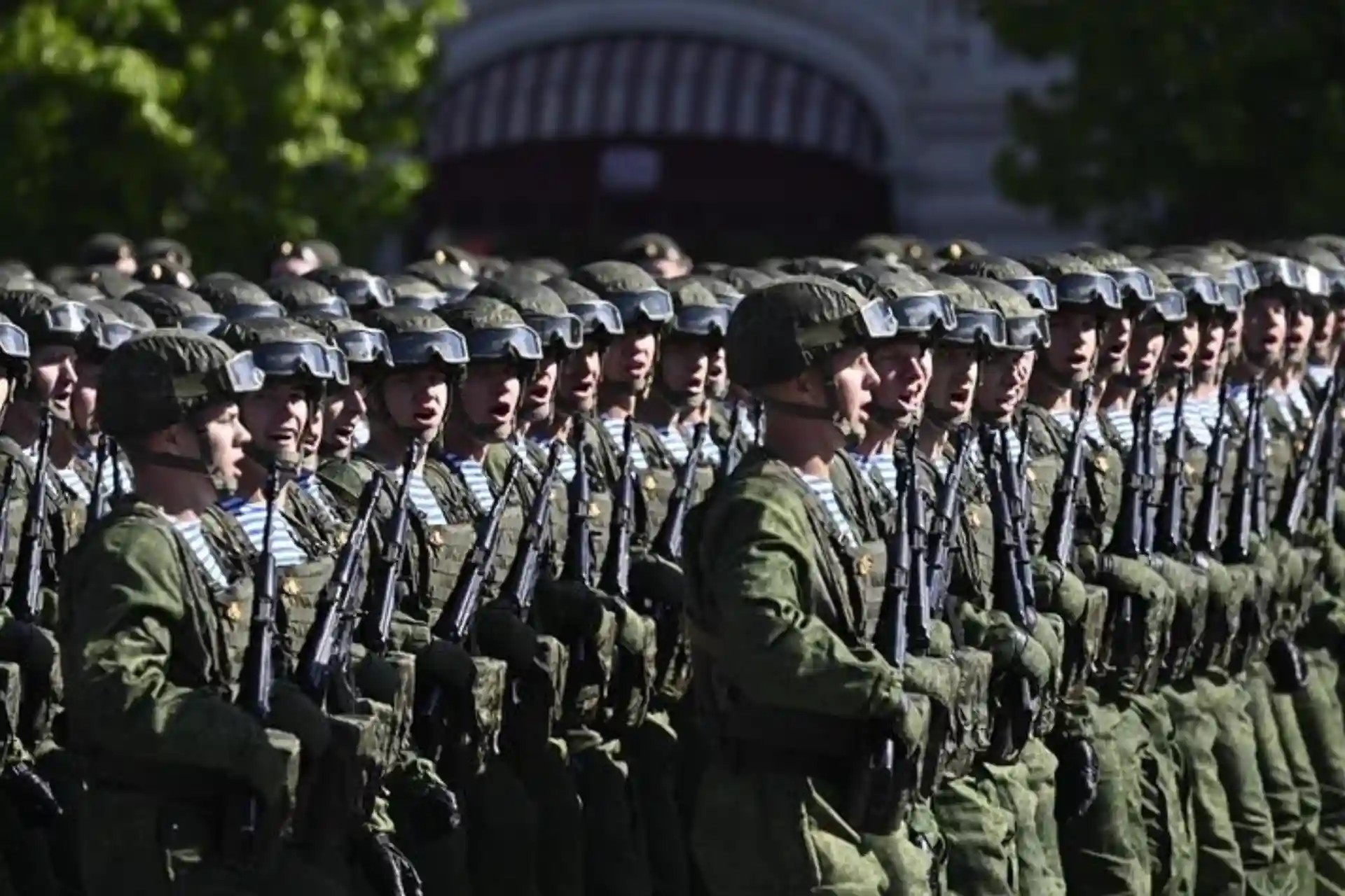 Ҳиндистон ўз фуқаролари ишга ёллаш ваъдаси билан Россия армиясига жалб қилинганини билдирди