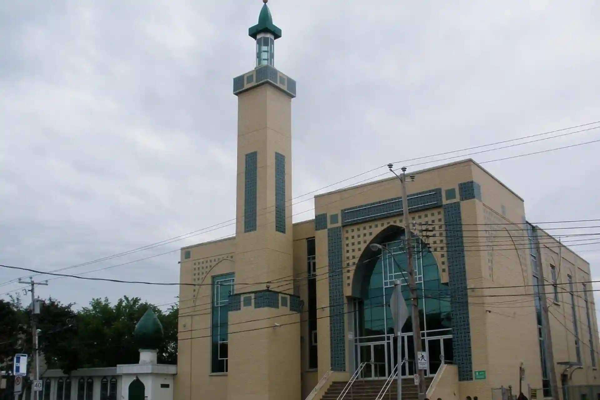 Kanadadagi masjidga islomofobik rasmlar yuborildi